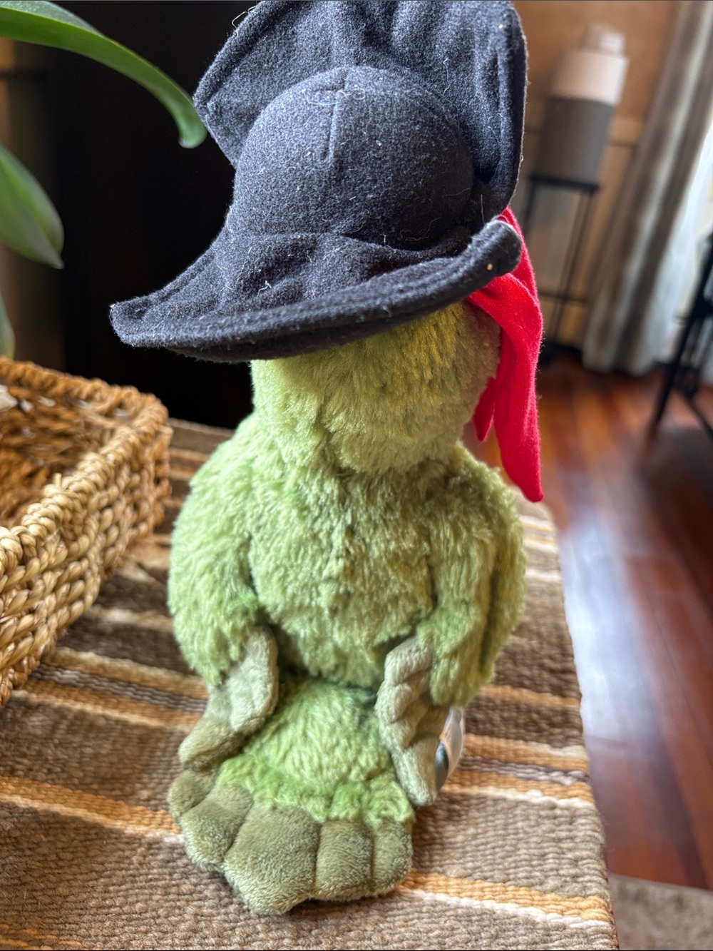 Disney Pirates of the Caribbean Peg Leg Pete Parrot Plush - Picture 6 of 7